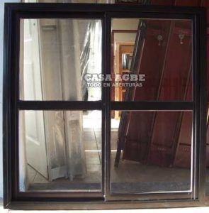 Ventana de aluminio color negro