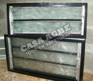 Ventiluz de aluminio color negro