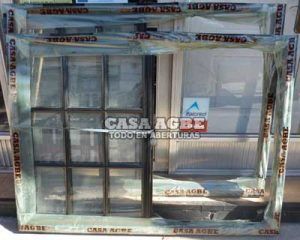 Ventana vidrio repartido linea herrero