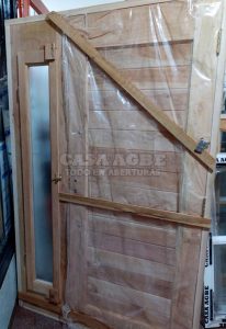 portada, puerta de madera